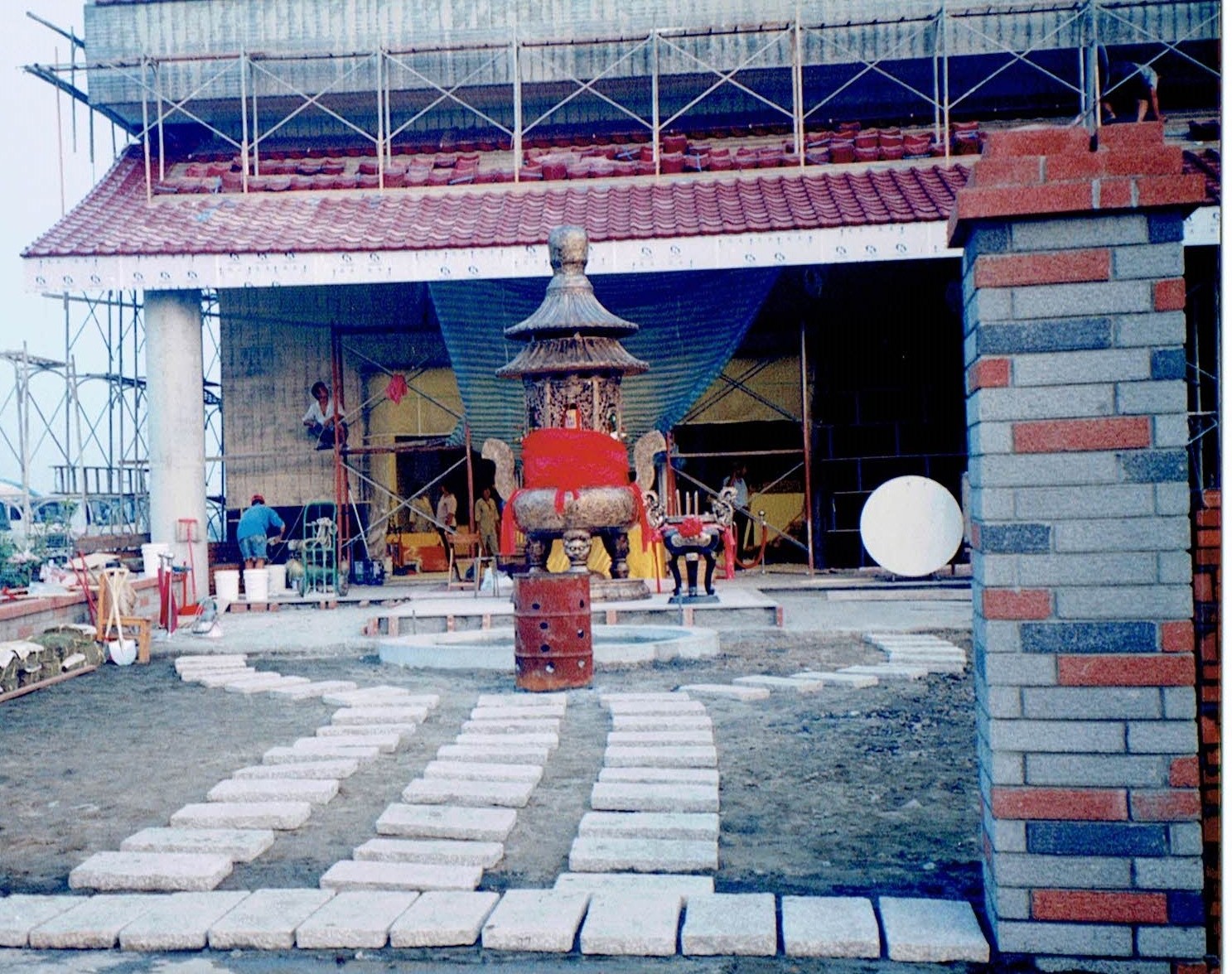 薪火相傳・歷史足跡—從荒蕪到聖殿，一部願力與汗水交織的史詩