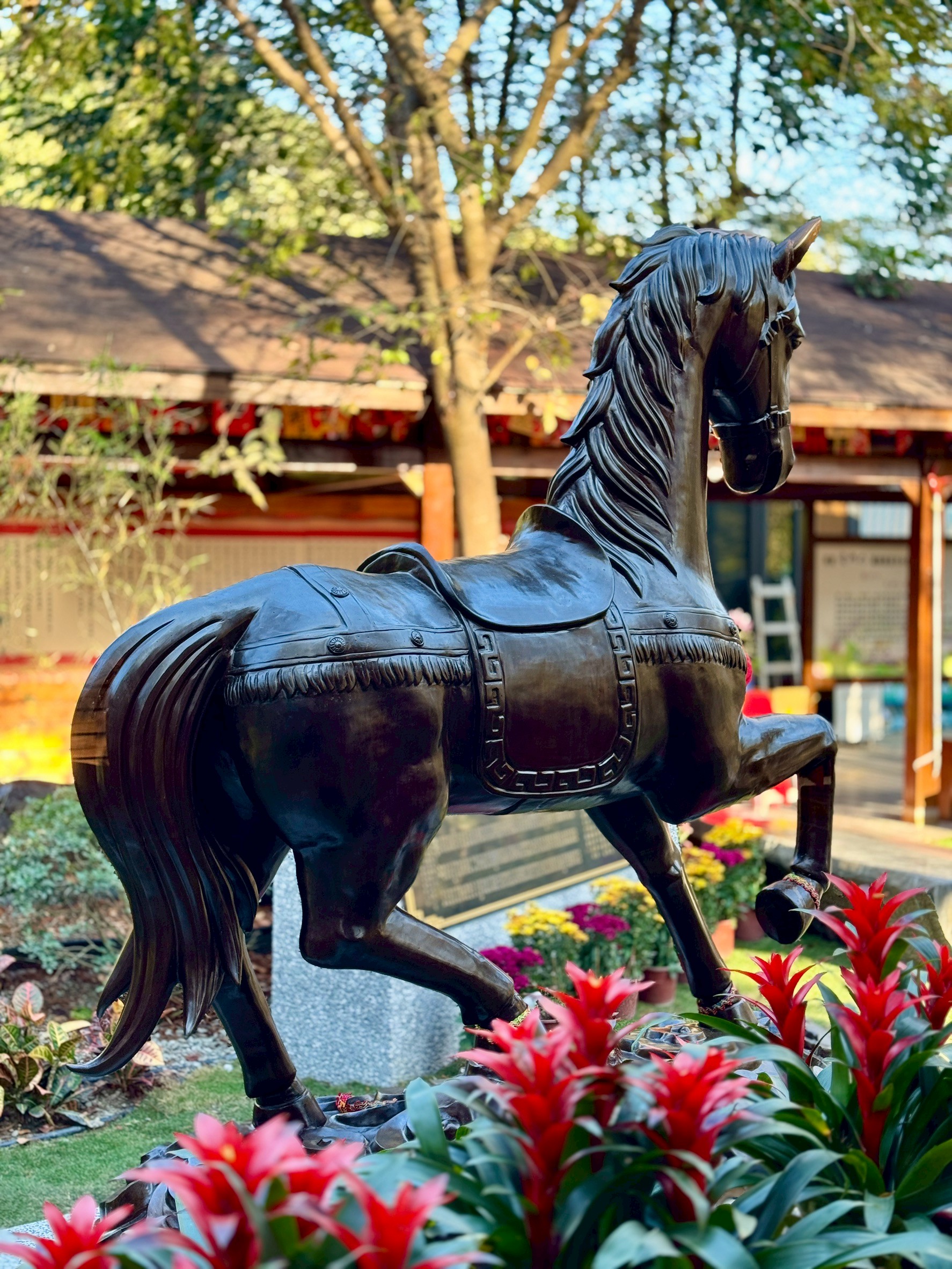 「勇氣」 - 結義亭（拜關公）